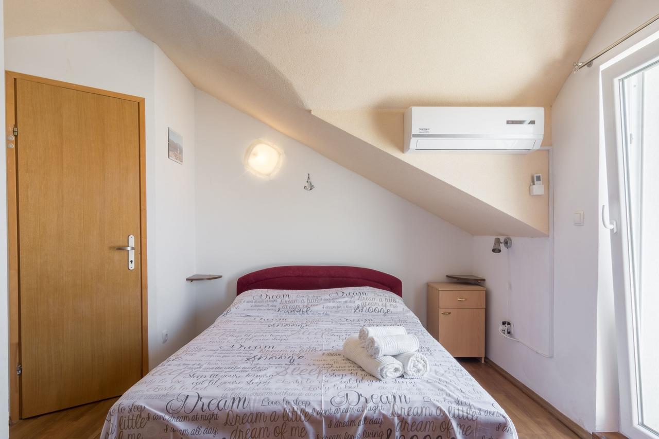 Ražanac Apartments Miocic מראה חיצוני תמונה