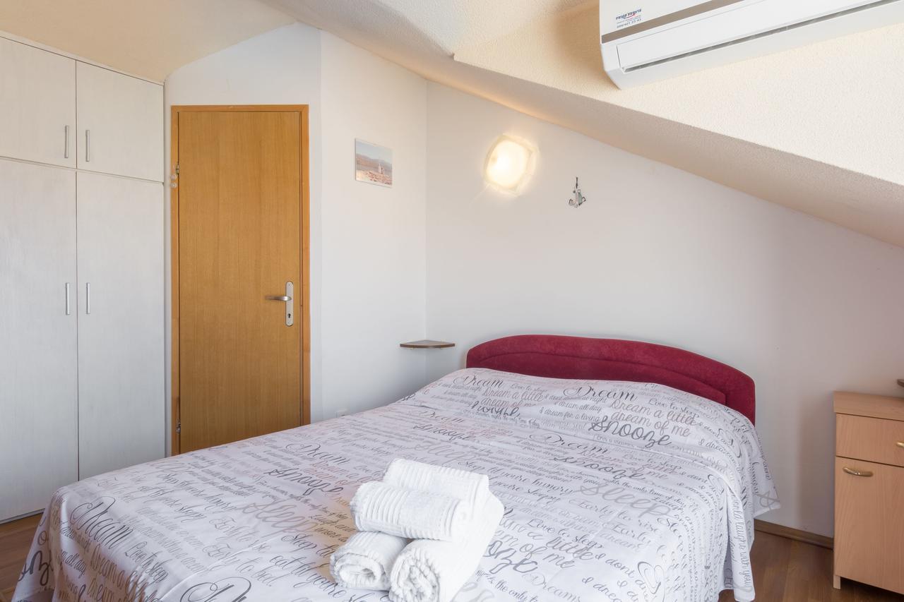 Ražanac Apartments Miocic מראה חיצוני תמונה