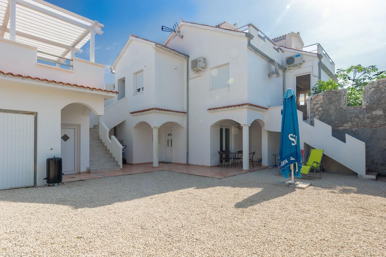 Ražanac Apartments Miocic מראה חיצוני תמונה