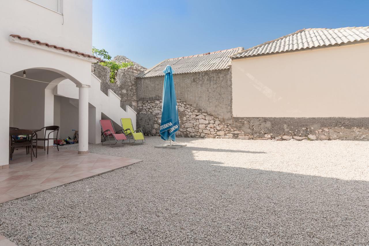 Ražanac Apartments Miocic מראה חיצוני תמונה