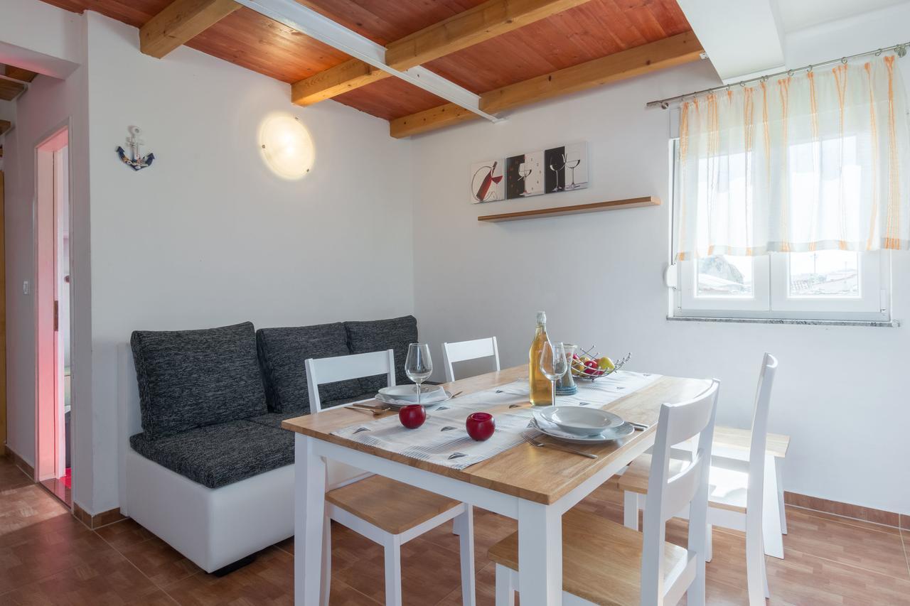 Ražanac Apartments Miocic מראה חיצוני תמונה